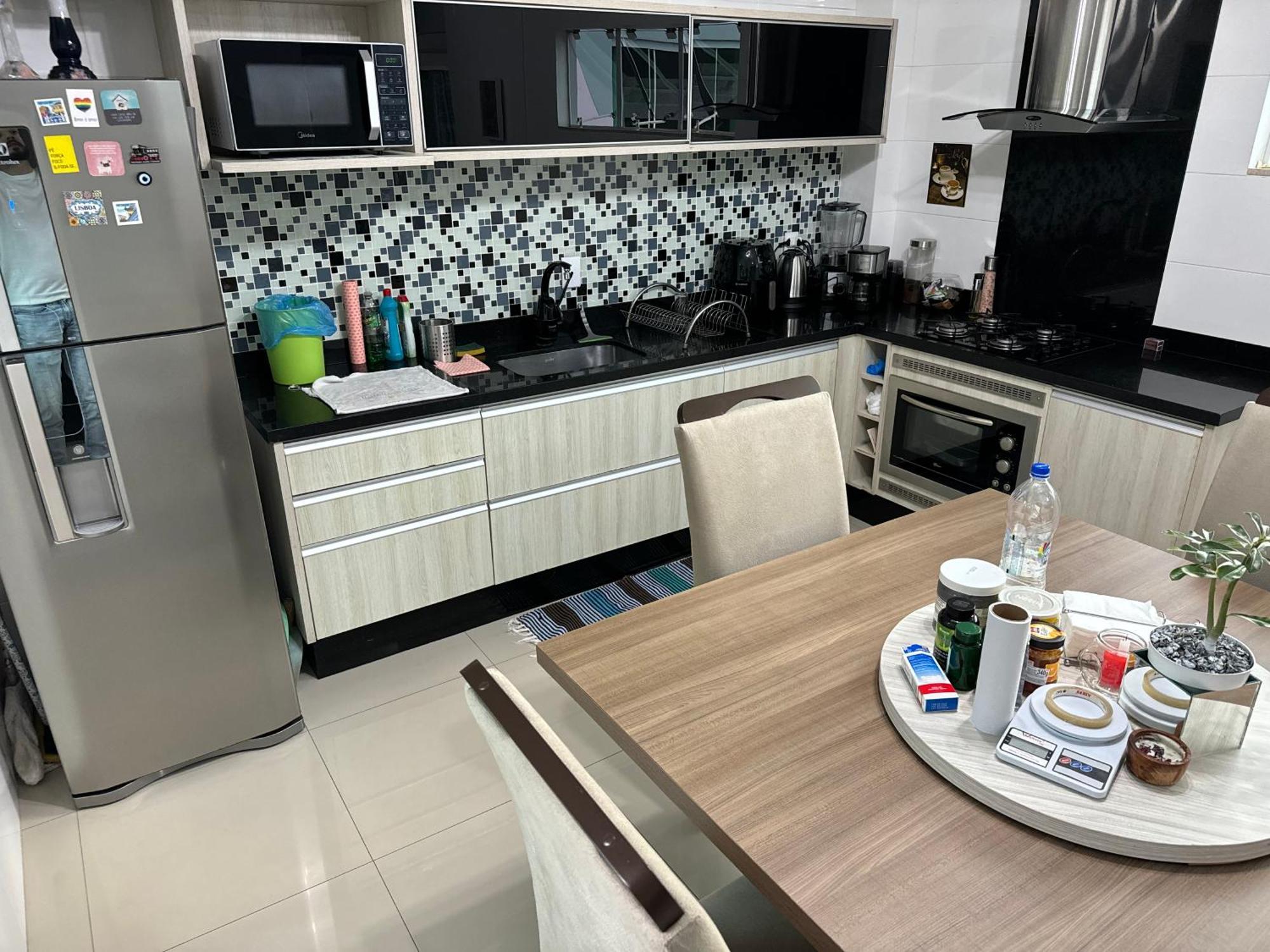 Com Tv, Ar Quente-frio E Sacada Em Casa Com Jardim Florianópolis
