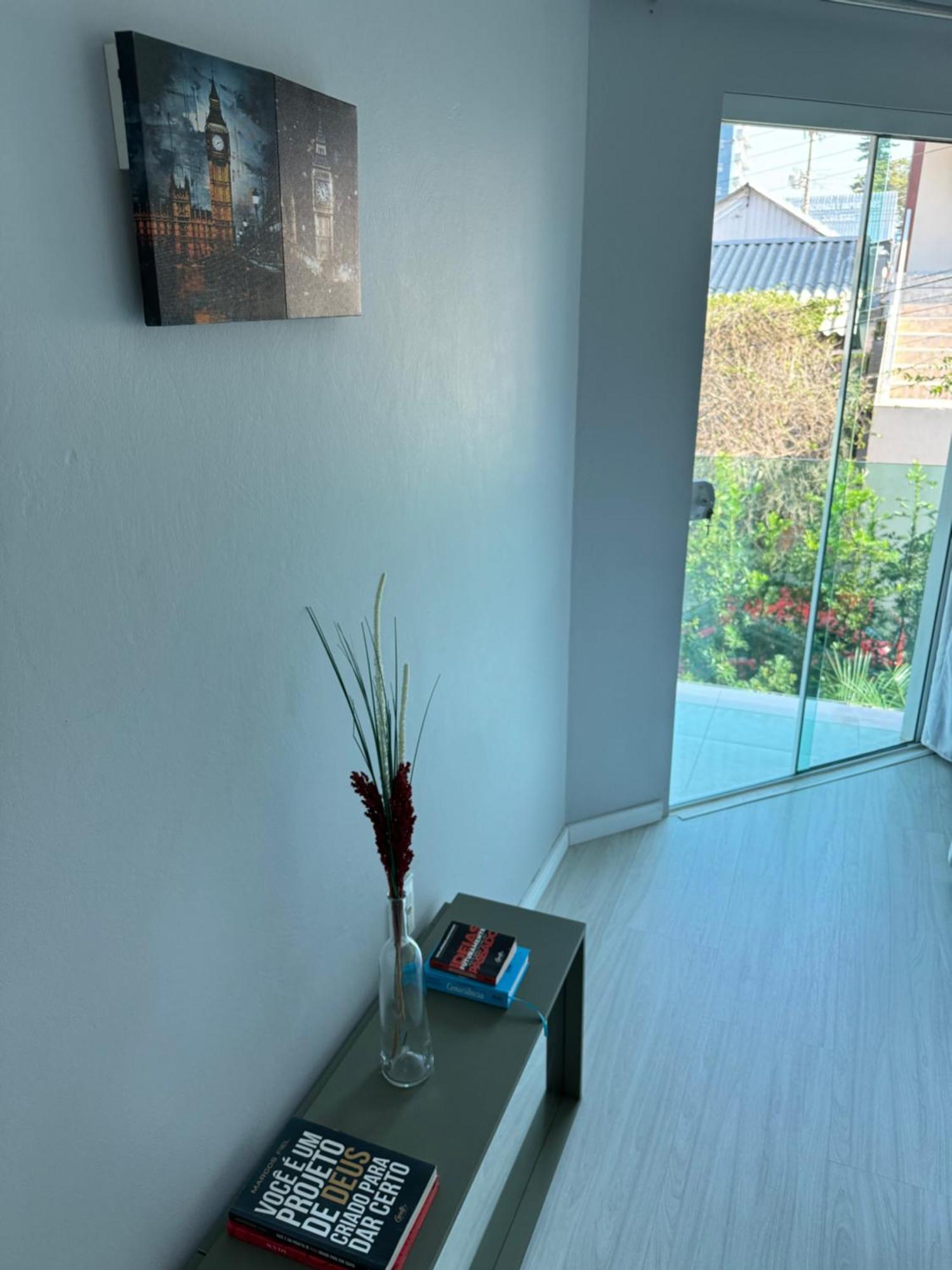 Confortavel Com Tv, Ar E Sacada Vista Jardim *
